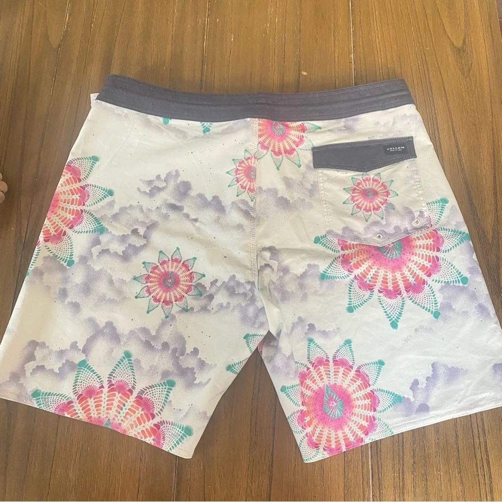 Volcom mens board shorts swimsuit